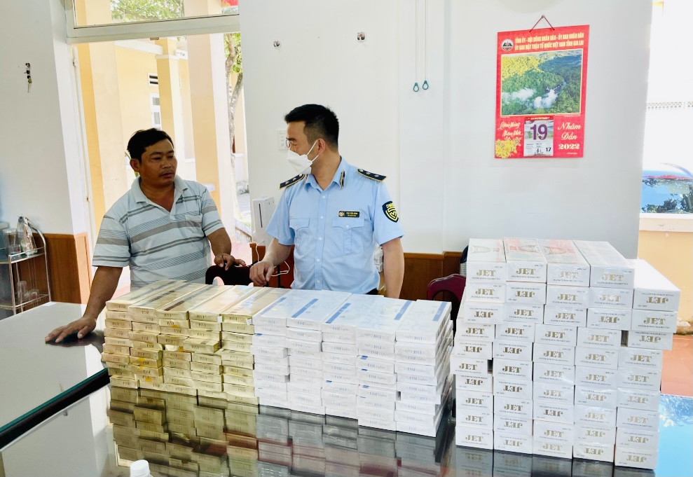 Gia Lai xử phạt cá nhân buôn bán 1.490 bao thuốc lá nhập lậu
