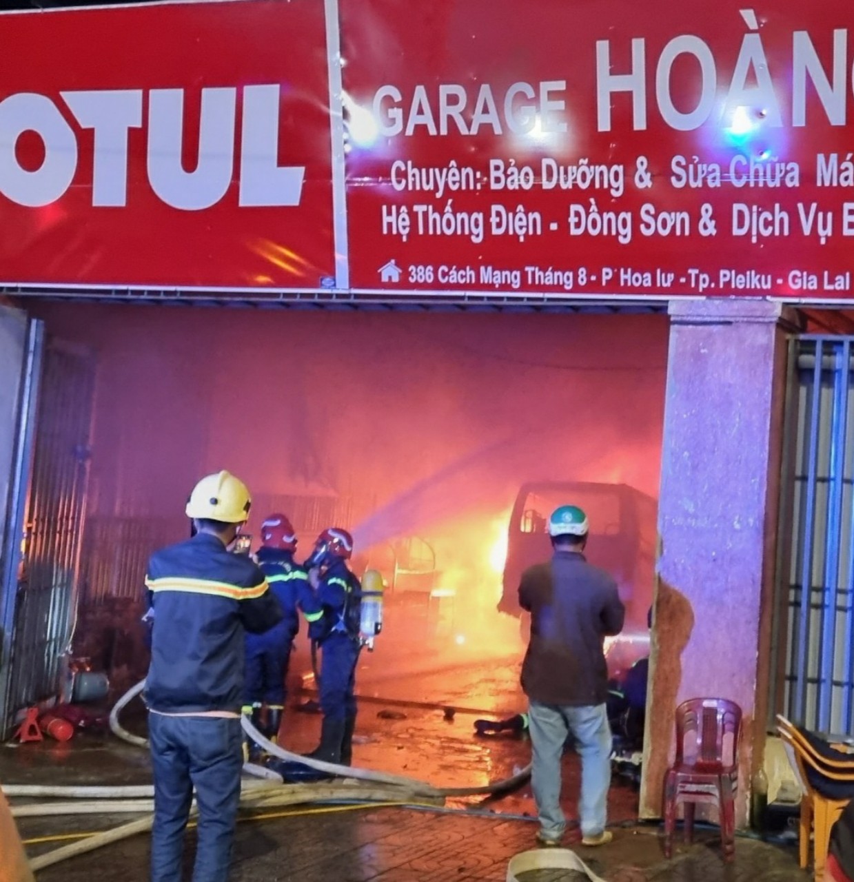 Pleiku: Cháy garage sửa chữa ô tô khiến 5 phương tiện bị hư hỏng